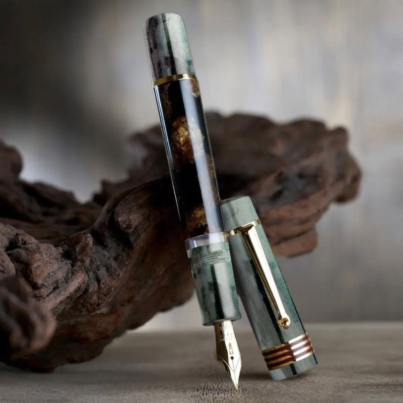 デルタ ウィンターストーン 万年筆