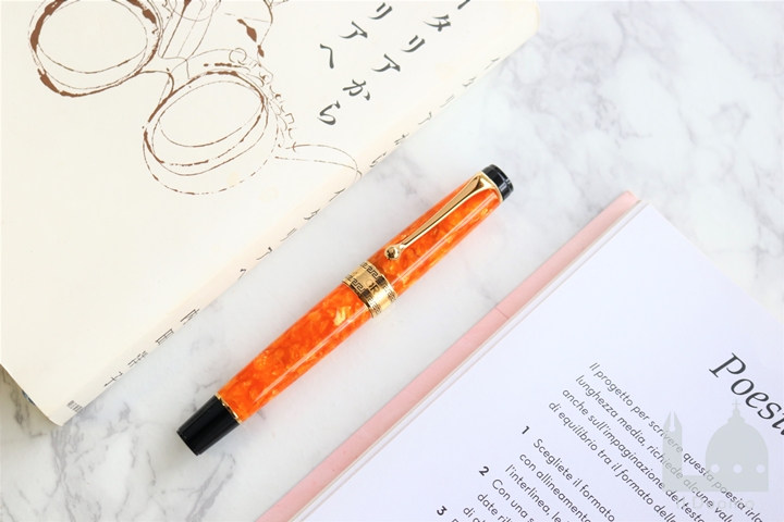 アウロラ　オプティマ　アランチォ　万年筆　Aurora Optima 996-DOR Orange Fountain Pen 《送料無料》