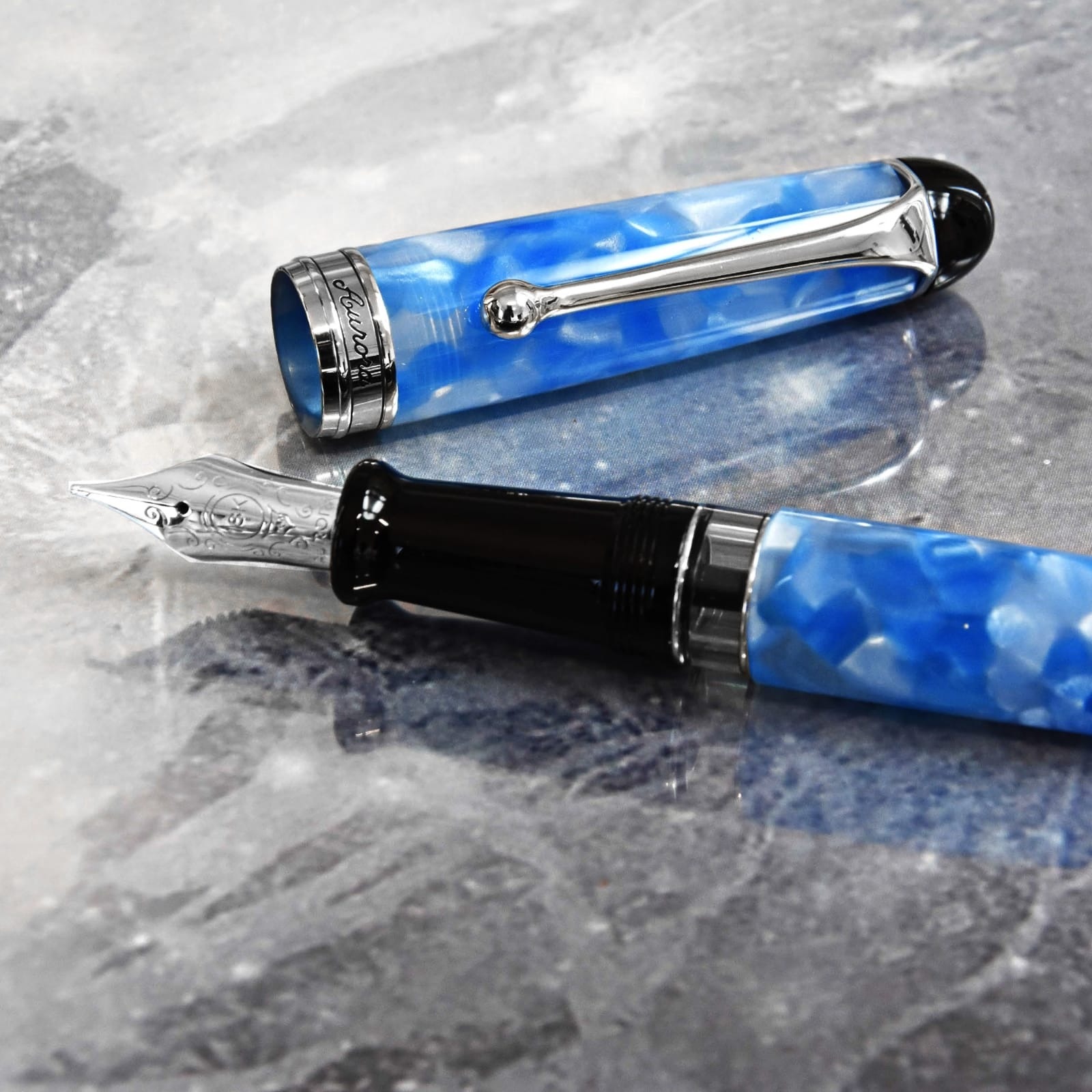 アウロラ 限定生産品 88 プルトーネ(冥王星) 万年筆