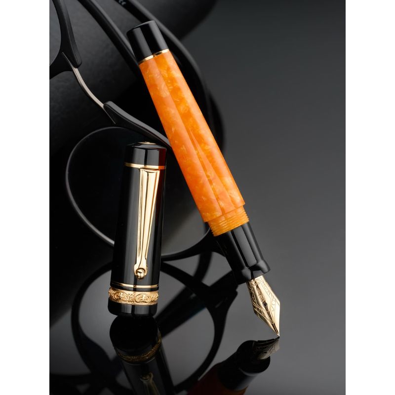 デルタ DV オリジナルミニサイズ 万年筆 (ゴールドトリム)