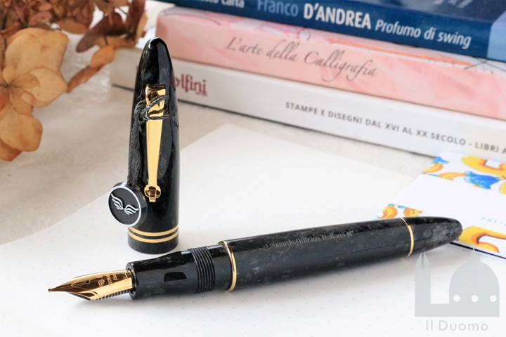 レオナルド　フローレ　ヴルカーノ　ゴールドトリム　万年筆（14K/スチール）　Leonardo Furore Vulcano e Gold  Fountain pen 《送料無料》
