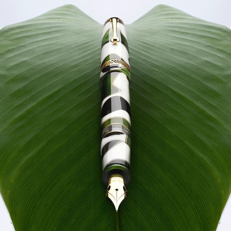 レオナルド　モーメントマジコ　フォリア　万年筆 （ゴールドトリム）