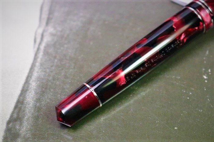 レオナルド モーメントゼロ レッドHT 万年筆