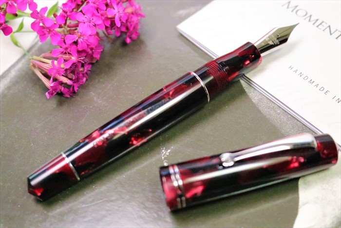 レオナルド モーメントゼロ レッドHT 万年筆