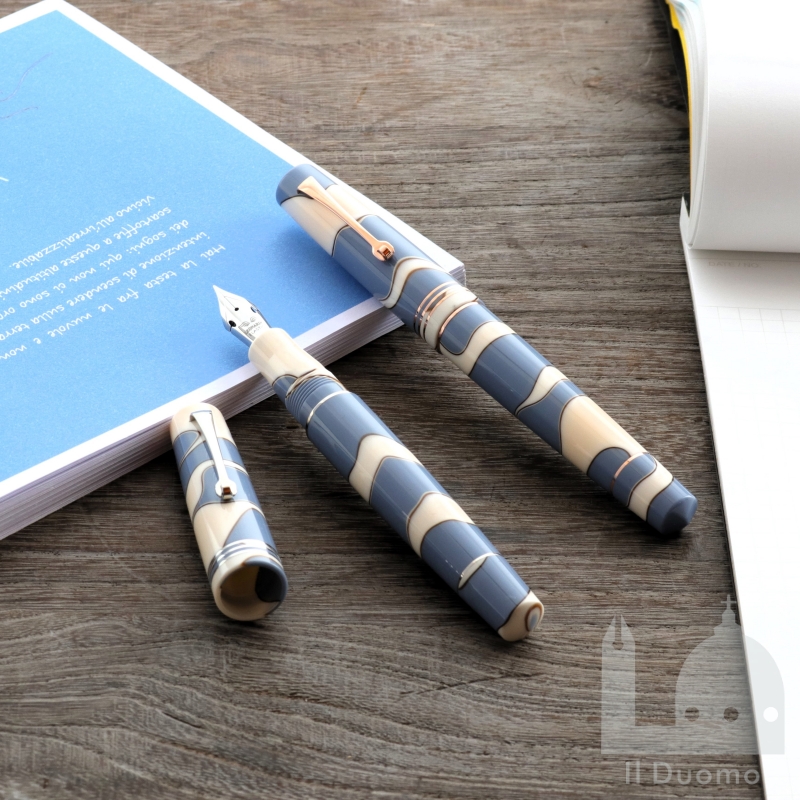 レオナルド　モーメントゼロ　ヌヴォラ　万年筆