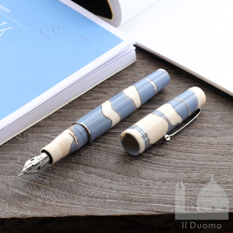 レオナルド　モーメントゼロ　ヌヴォラ　万年筆