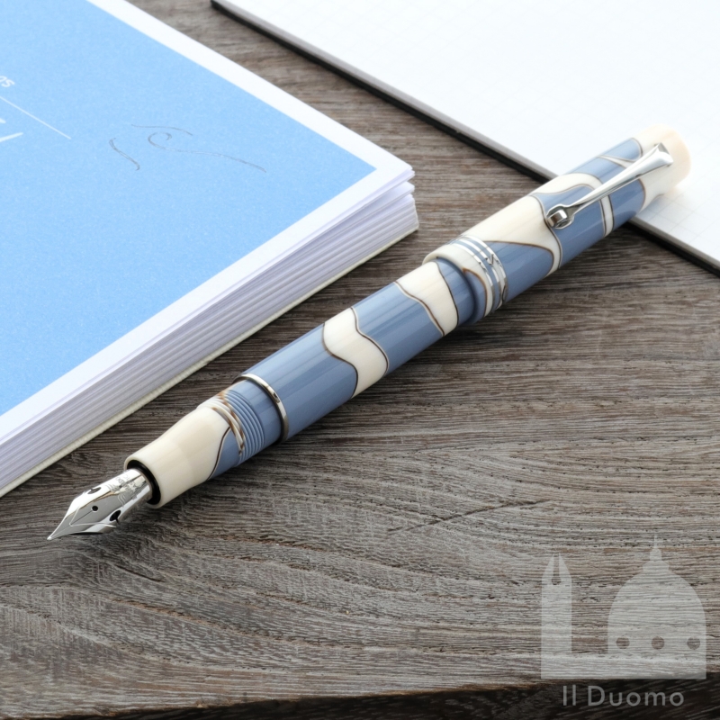 レオナルド　モーメントゼロ　ヌヴォラ　万年筆