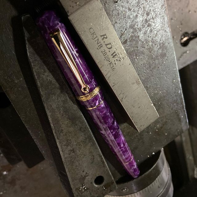 マイオーラ アヴェンタス ディープパープル 万年筆