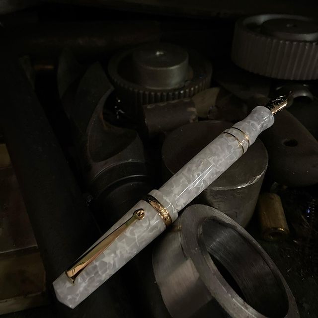マイオーラ アヴェントゥス ぺルラ(パール) 万年筆
