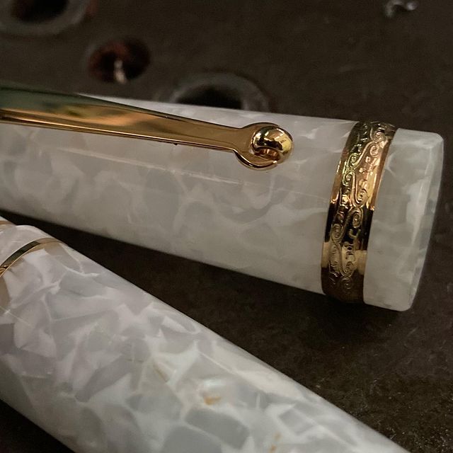 マイオーラ アヴェントゥス ぺルラ(パール) 万年筆