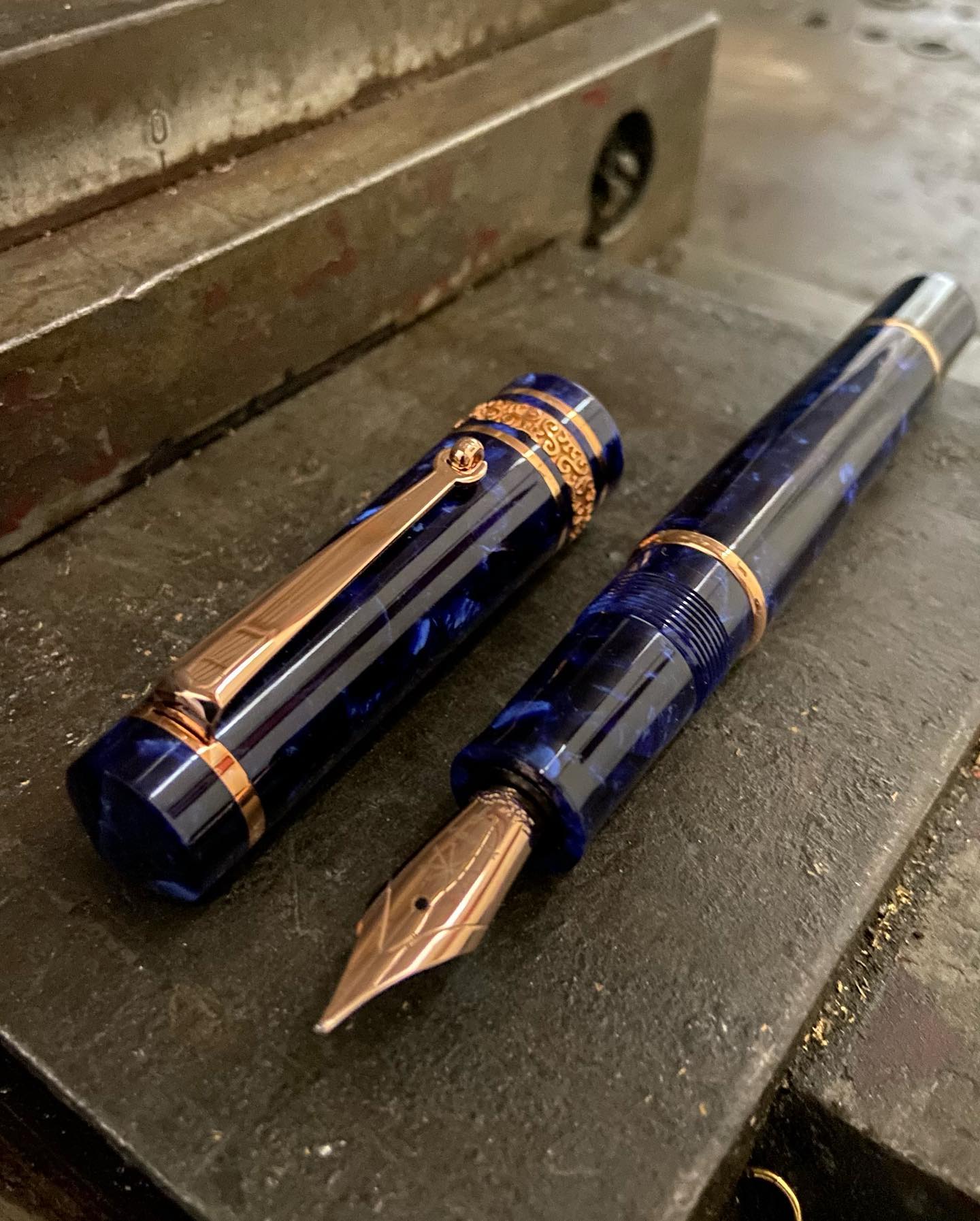 マイオーラ 限定生産品 アルファ カプリ ローズゴールドトリム 万年筆