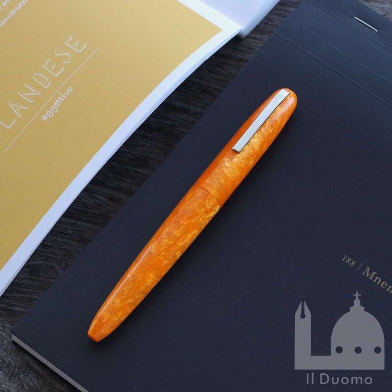 スクリーボ　限定生産品　ピウマ　コルニオラ（カーネリアン）　万年筆