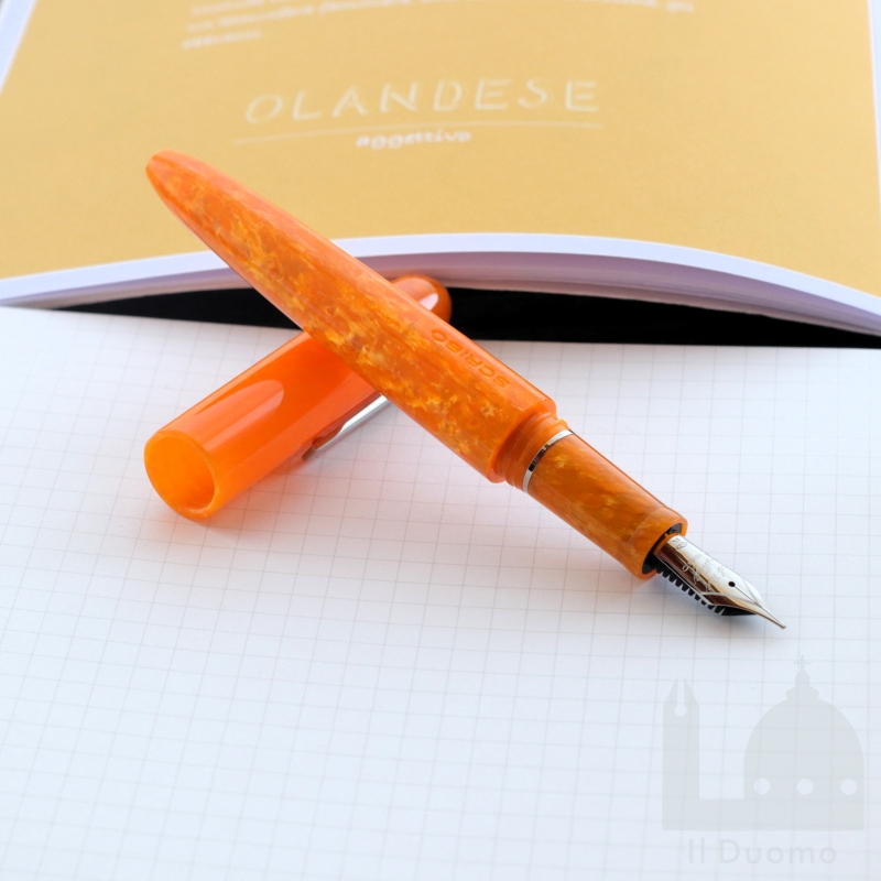 スクリーボ　限定生産品　ピウマ　コルニオラ（カーネリアン）　万年筆