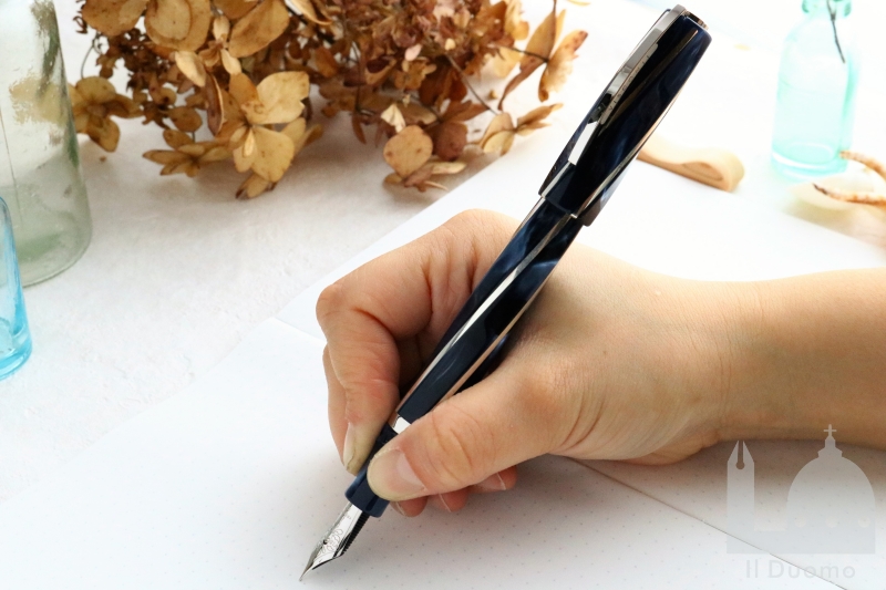 ビスコンティ　ディヴィーナ　エレガンス　インペリアルブルー　オーバーサイズ　万年筆　Visconti Divina Elegance Imperial  Blue Fountain pen Oversized 《送料無料》